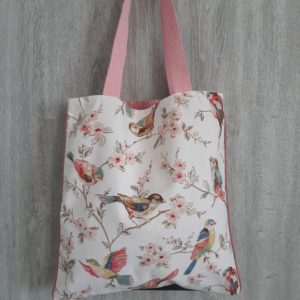 sac cabas blanc imprimé fleurs et oiseaux